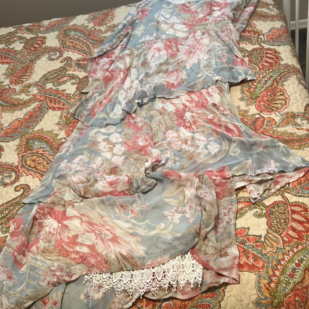 Dress - Picture 4 of 5
